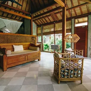 **** Guest house Zin Berawa & Indonesia